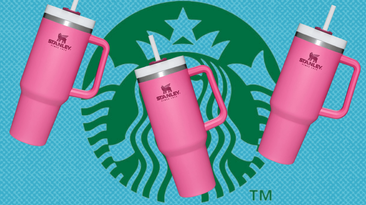 Copas Stanley de Starbucks flotando delante del logotipo de Starbucks.