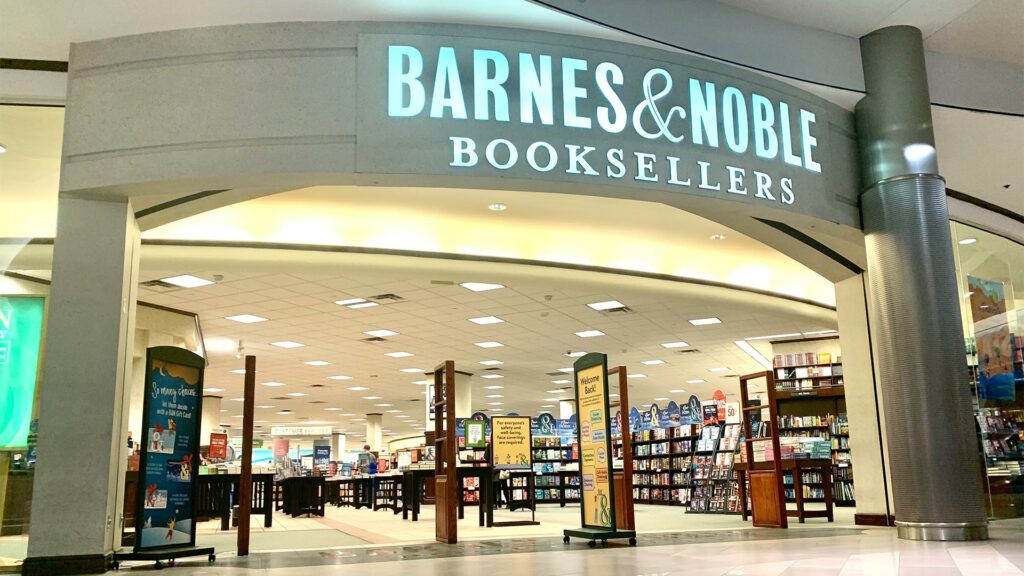 Interior mall entrance to a Barnes and Noble not in Canada.