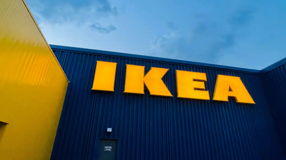 An outside store front of an Ikea, on the mainland in the US.